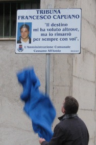Il sindaco scopre la Targa Il sindaco scopre la Targa